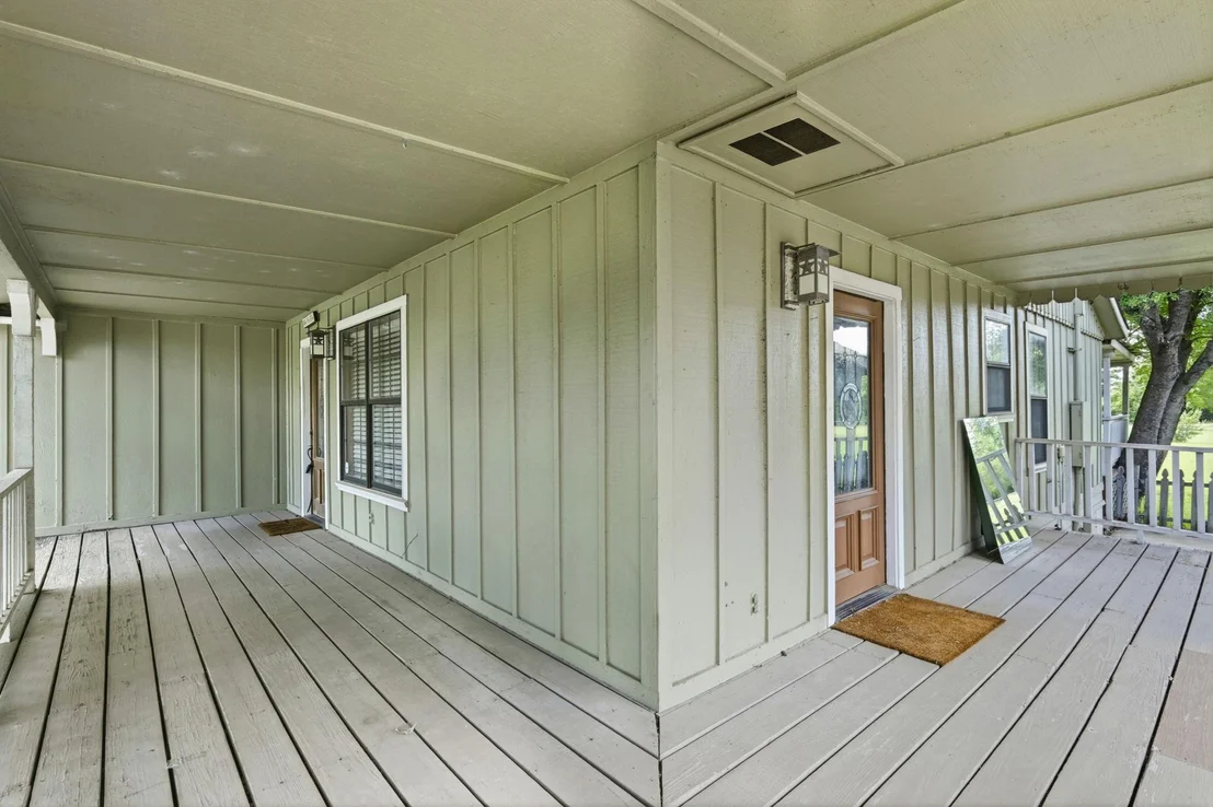 Photo of 903 SUMMIT CRES