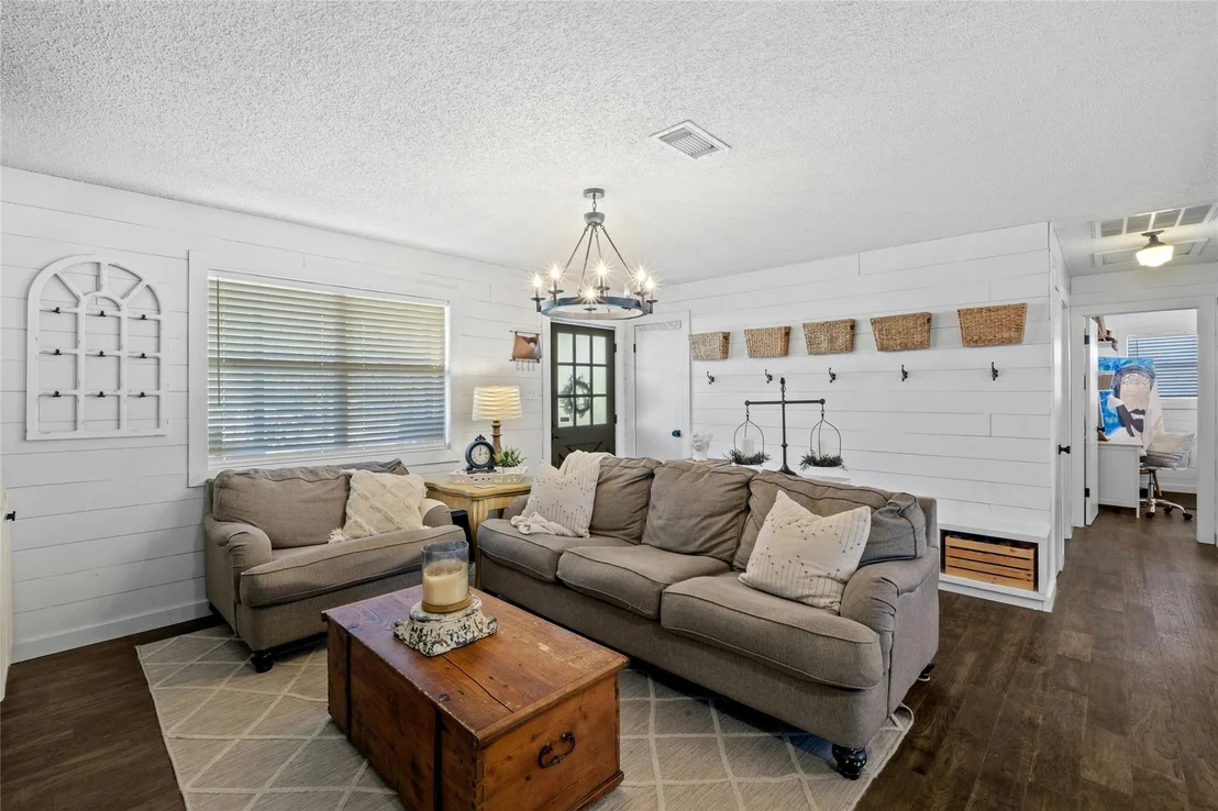 Photo of 607 Littlewin