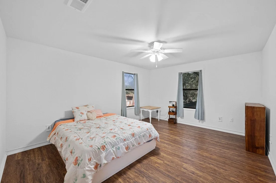 Photo of 376 Jones RD