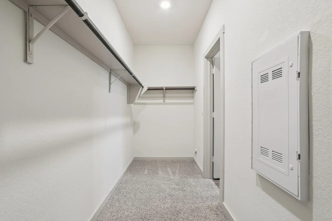 Photo of 285 Geminiflora BND