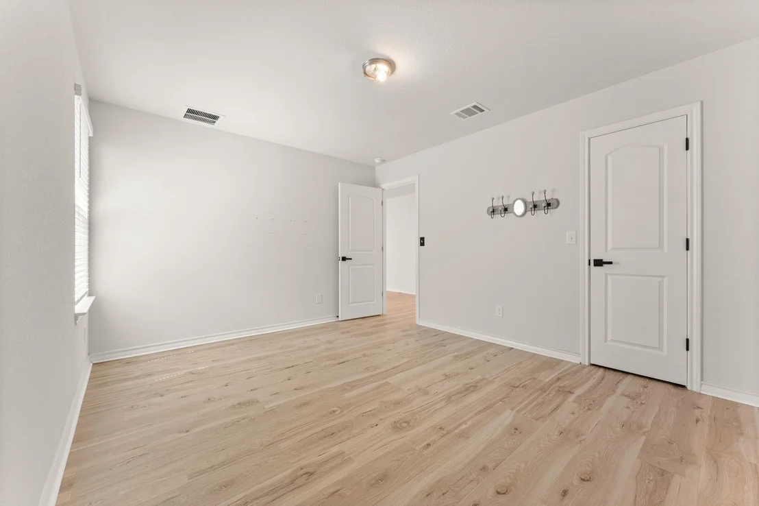 Photo of 200 Caisson TRL
