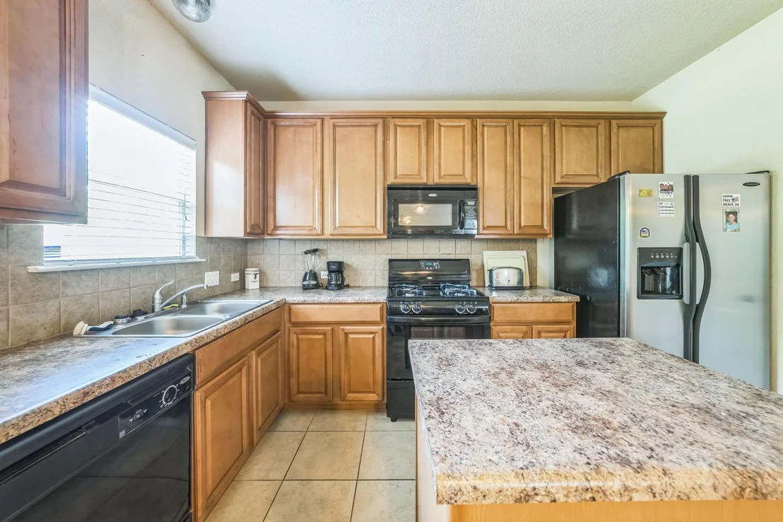 Photo of 633 Sweet Leaf LN