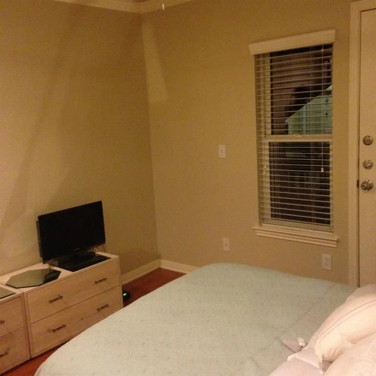 Photo of Unit 3 at 3011 Speedway ST