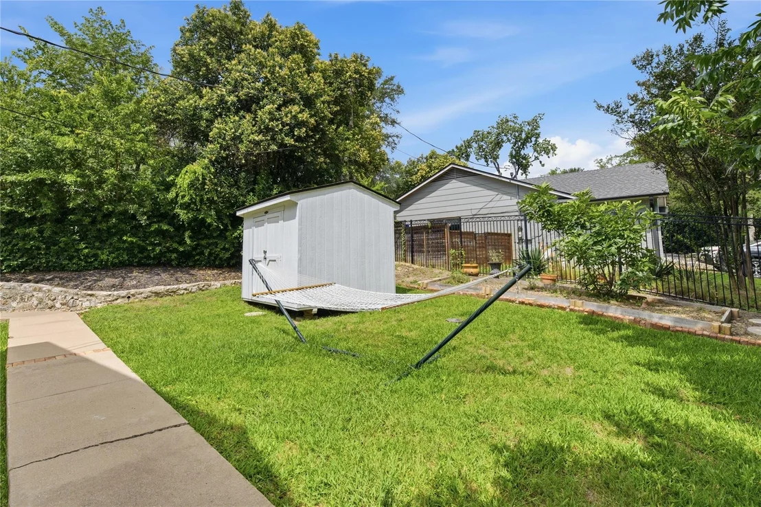Photo of 3409 Lakeside DR