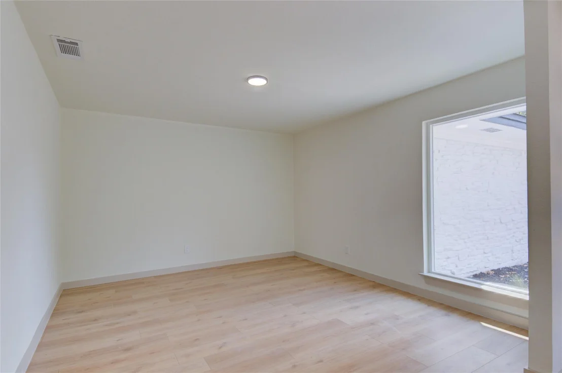 Photo of 1402 Cardinal Hill DR