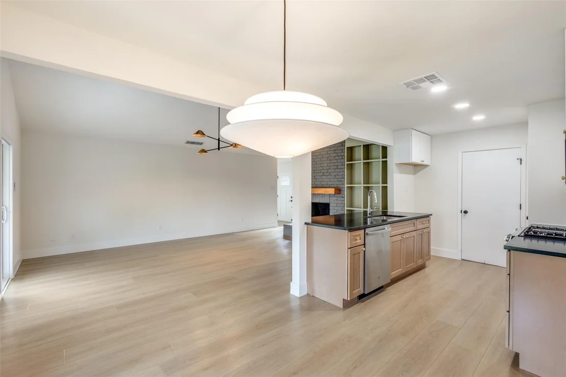 Photo of 1720 Pine Knoll DR