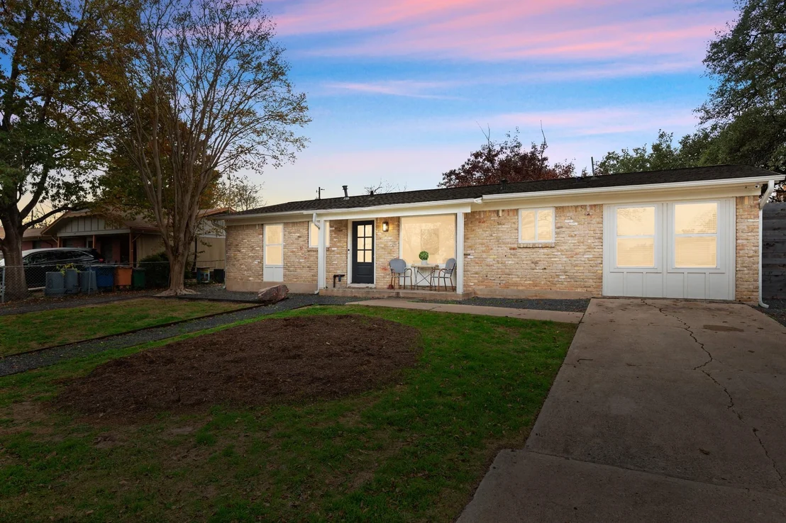 Photo of 207 White Oak DR