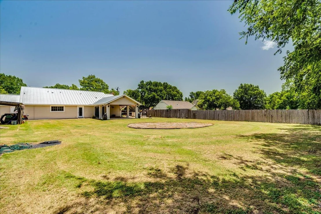 Photo of 301 Verbena DR