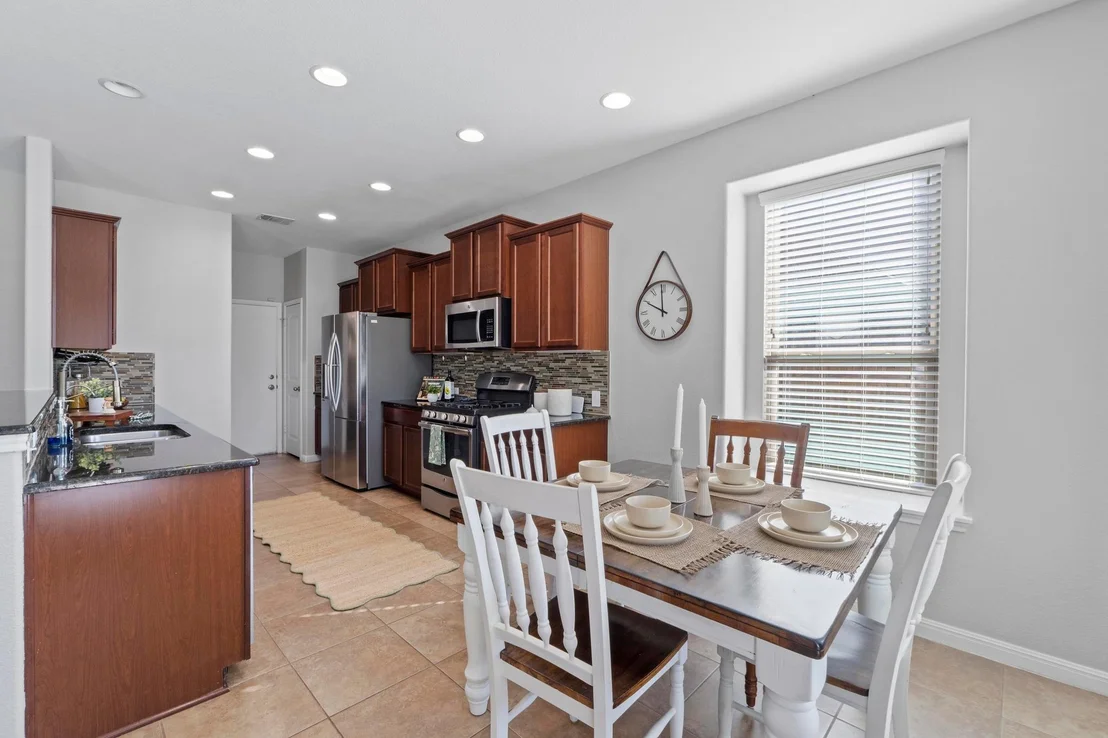 Photo of 408 Alsatian LN
