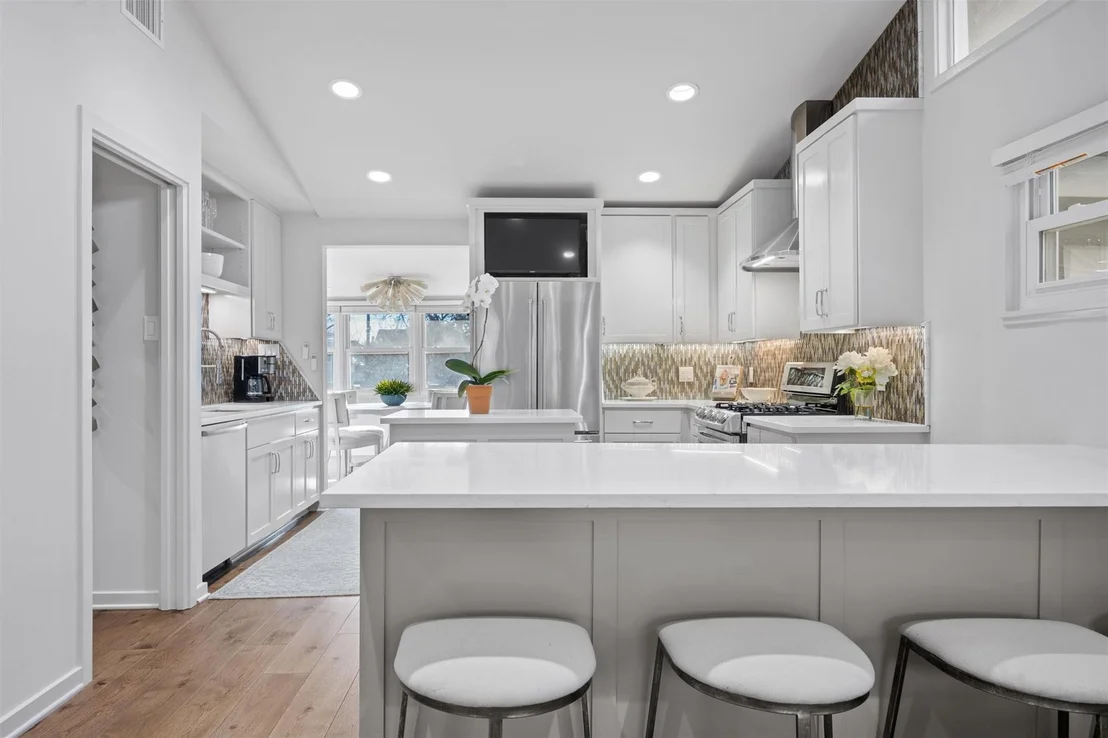 Photo of 2703 White Horse TRL