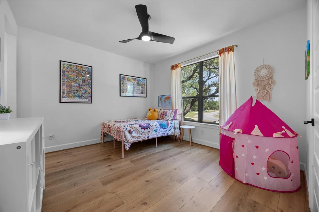 Photo of 114 Winding Oak DR