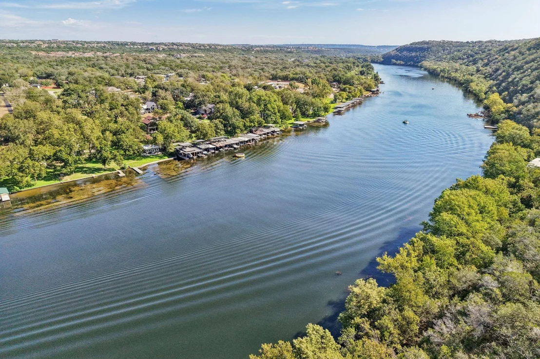 Photo of Unit 2 at 12417 River BND