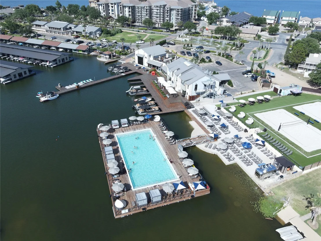 Photo of Unit 3 at 605 Port