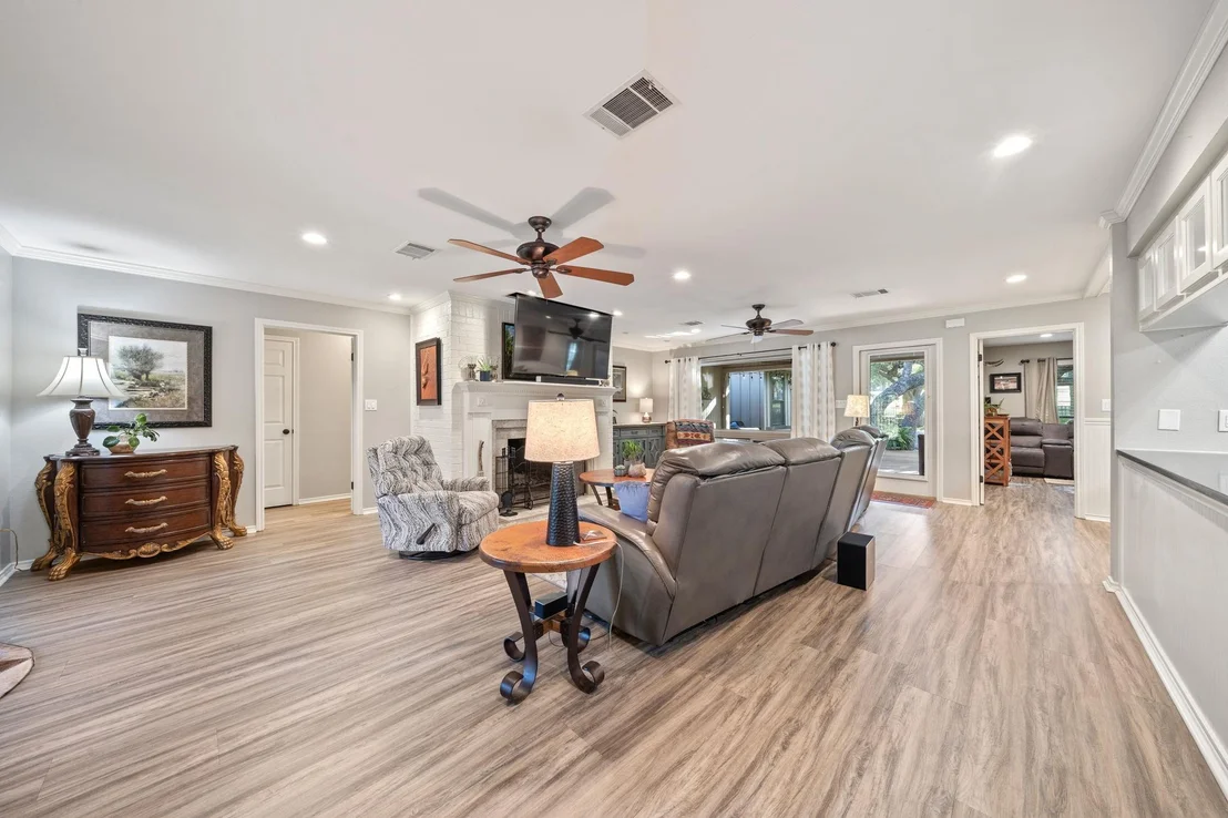 Photo of 25 Doolittle DR