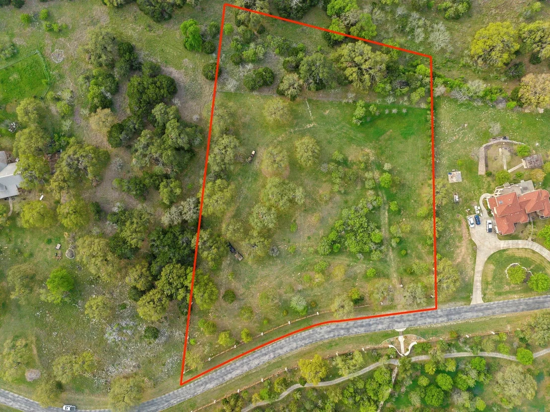 Photo of 415 E Bartlett DR