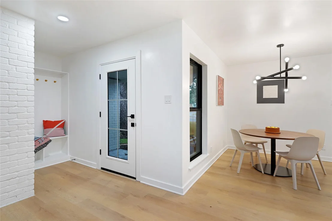 Photo of 7403 West Gate BLVD