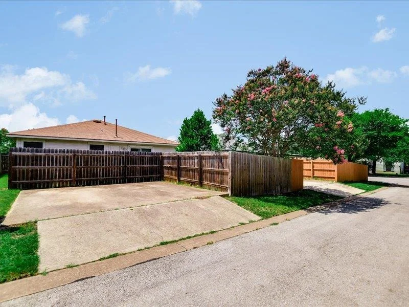 Photo of 13827 Spring Heath RD