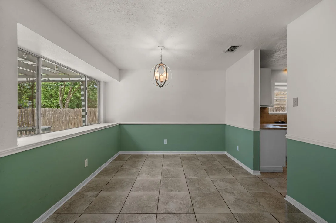 Photo of 1605 Quail Run RD