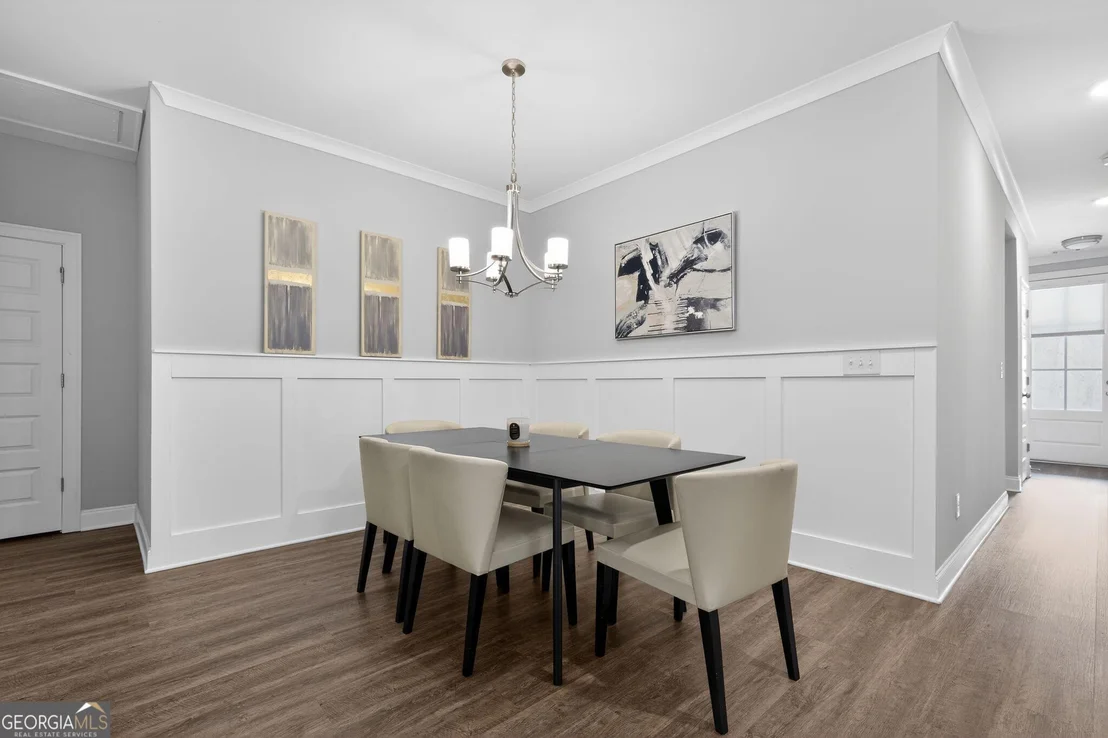 Photo of 325 Edgewater Drive