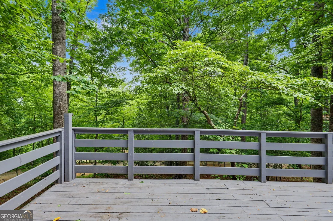 Photo of 996 Crestview Drive