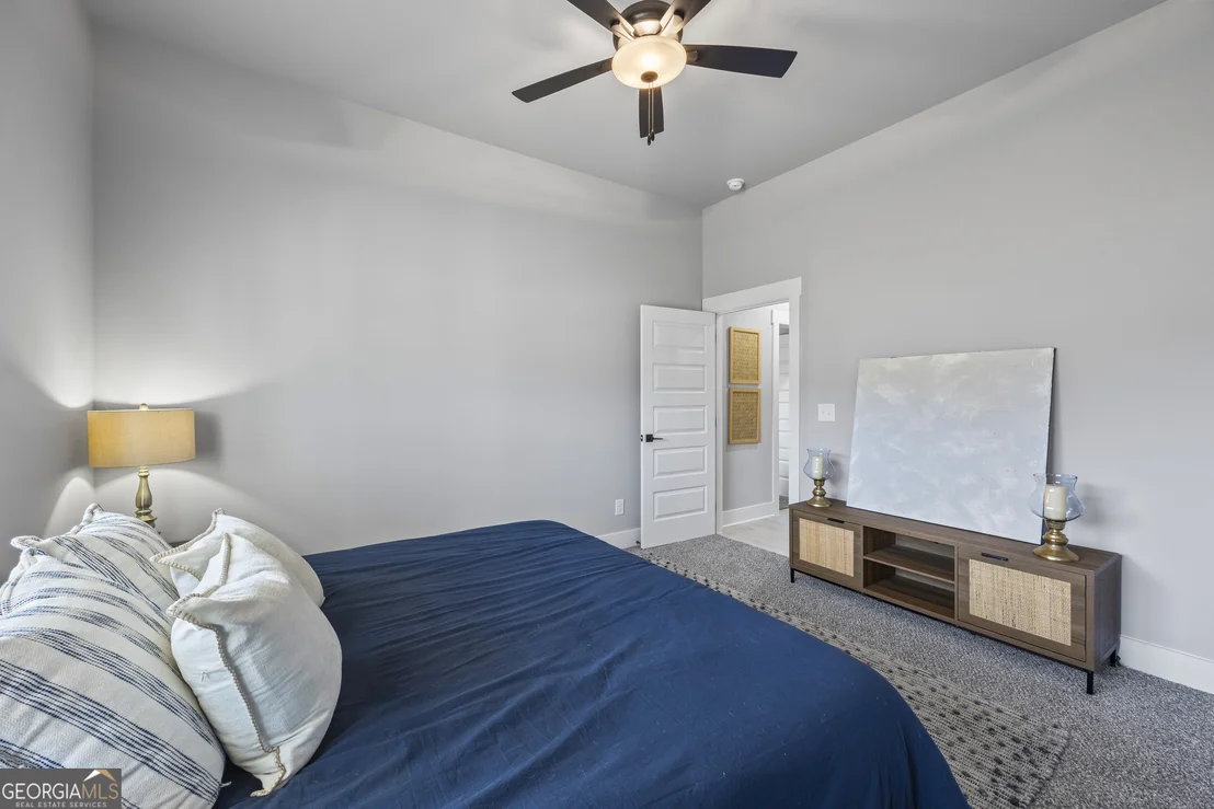Photo of 152 White Oak Way
