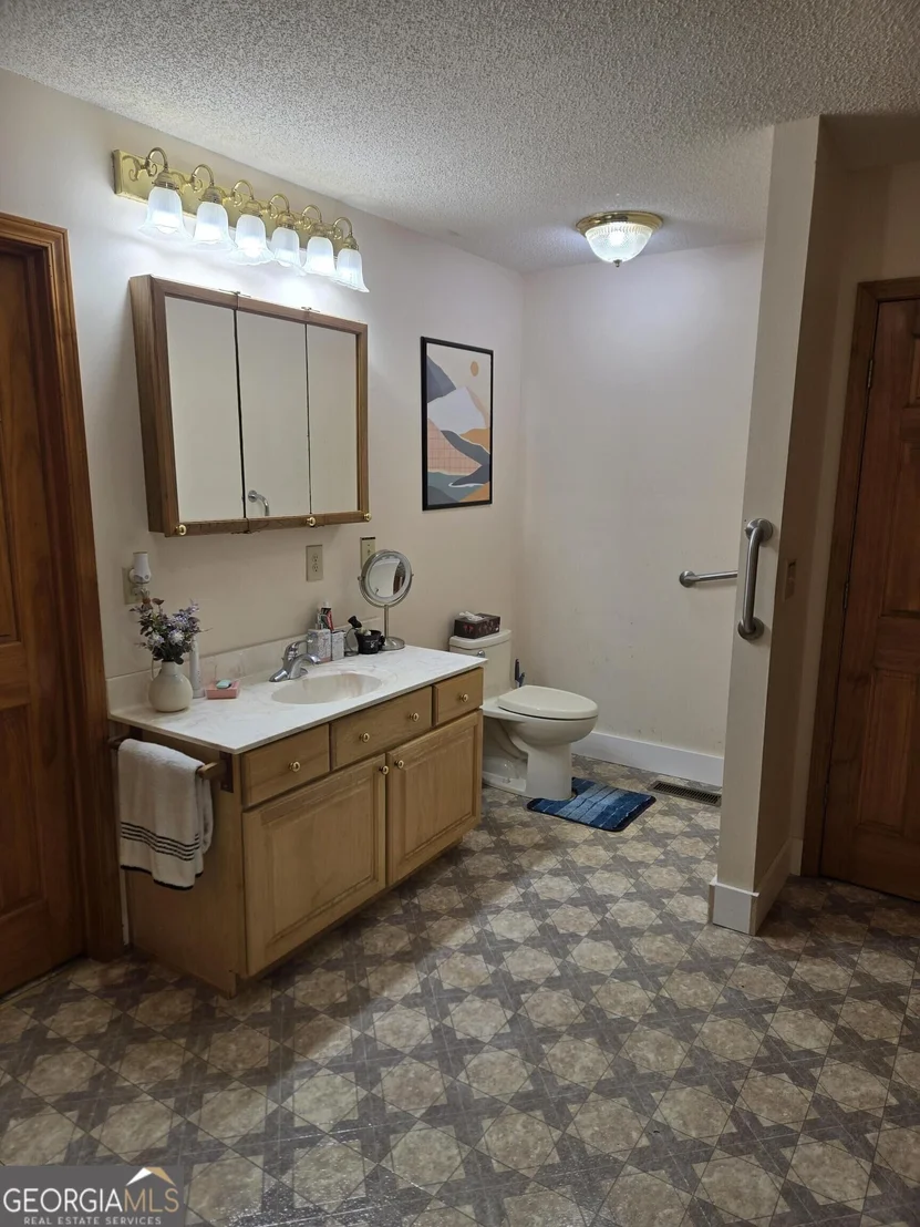 Photo of 1277 Bob Hammond Road