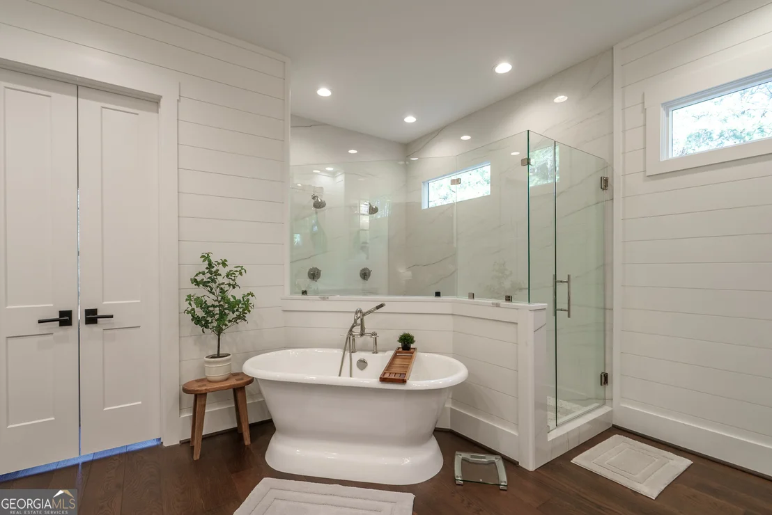 Photo of 1271 Plainview Road