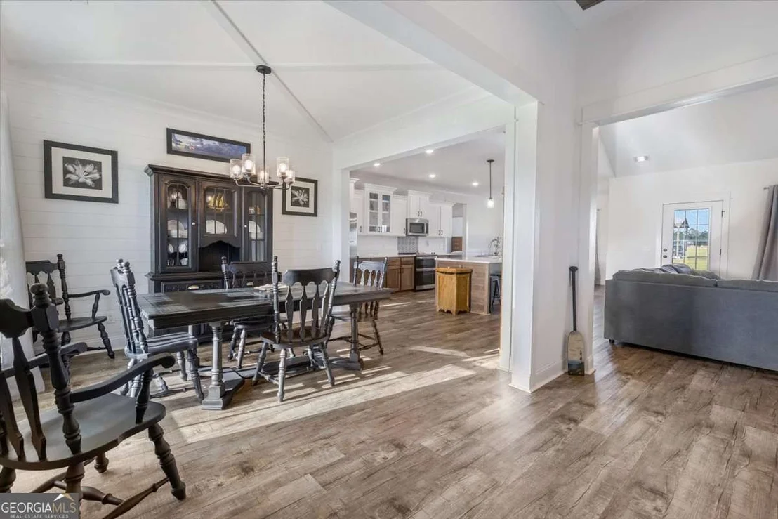 Photo of 6984 Old River Road S