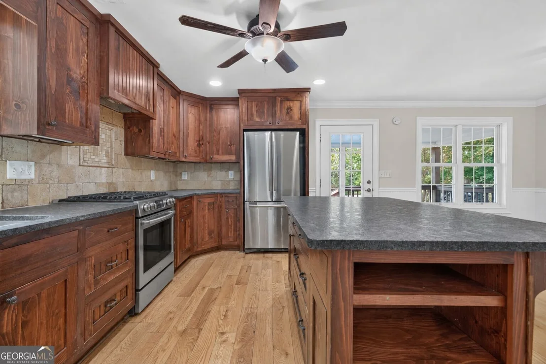 Photo of 406 Vineyard Road
