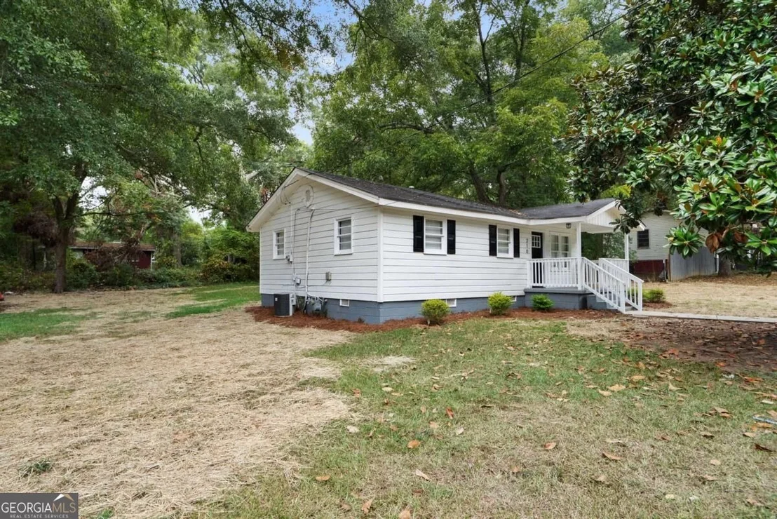 Photo of 210 Douglas Street