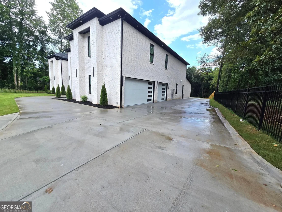 Photo of 1035 Auburn Road