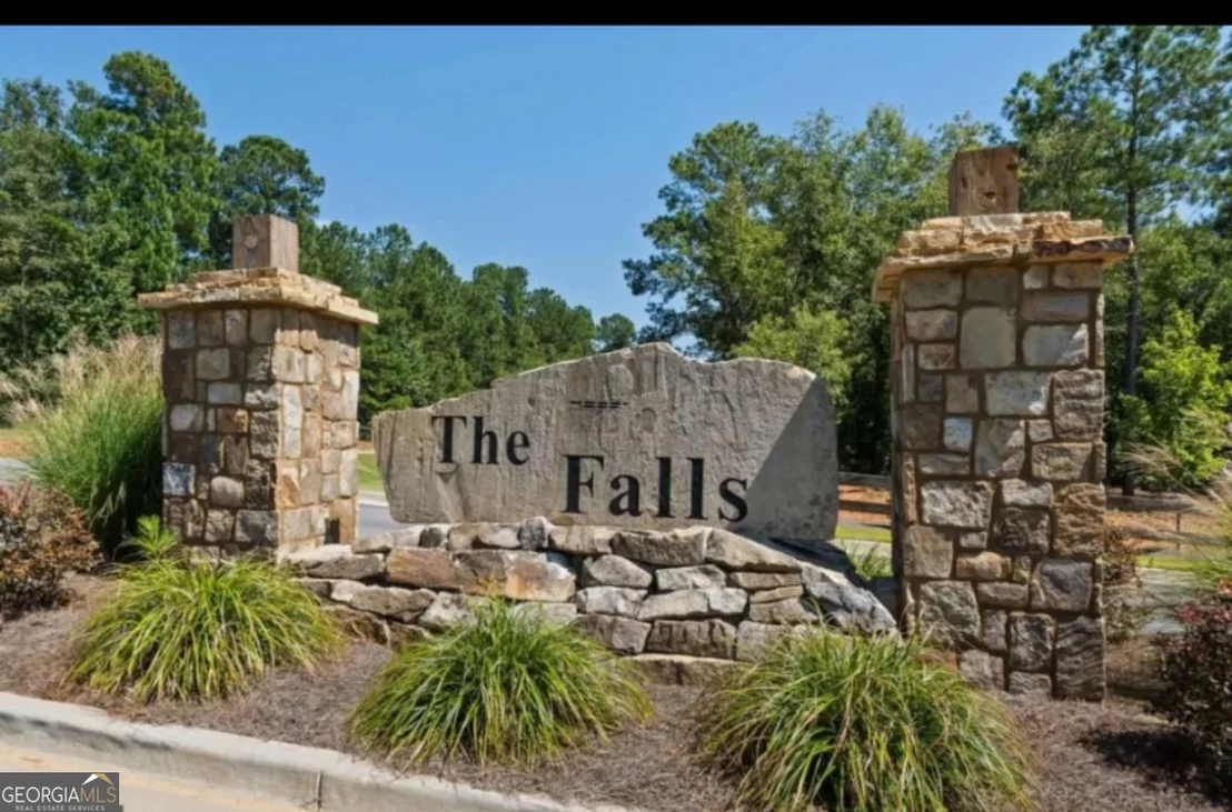 Photo of 100 Falls Lane