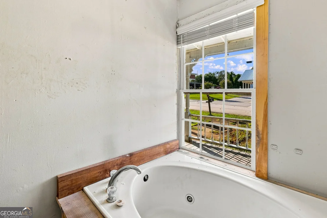 Photo of 5908 Wall Street