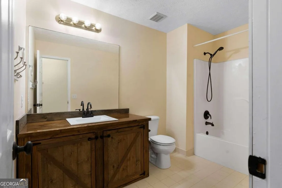 Photo of 25 Shadowood Lane