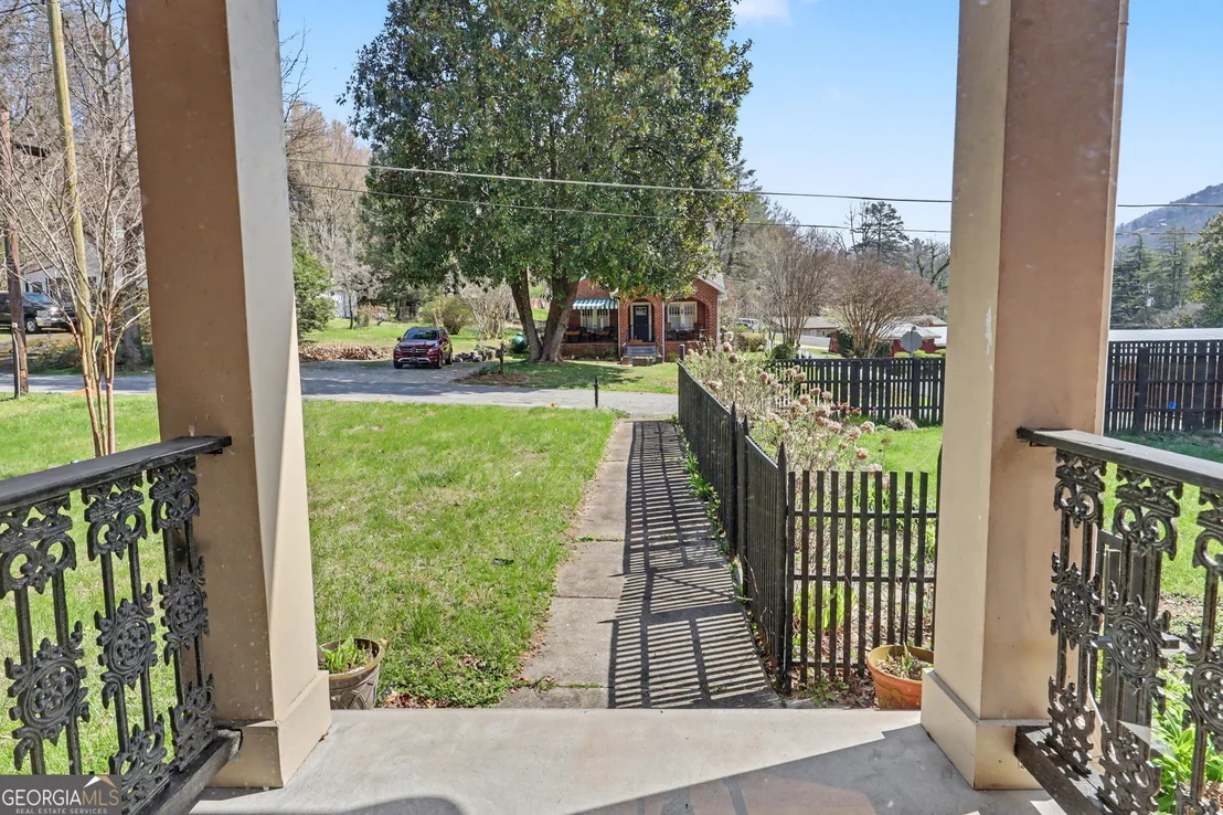 Photo of 33 Maple Street