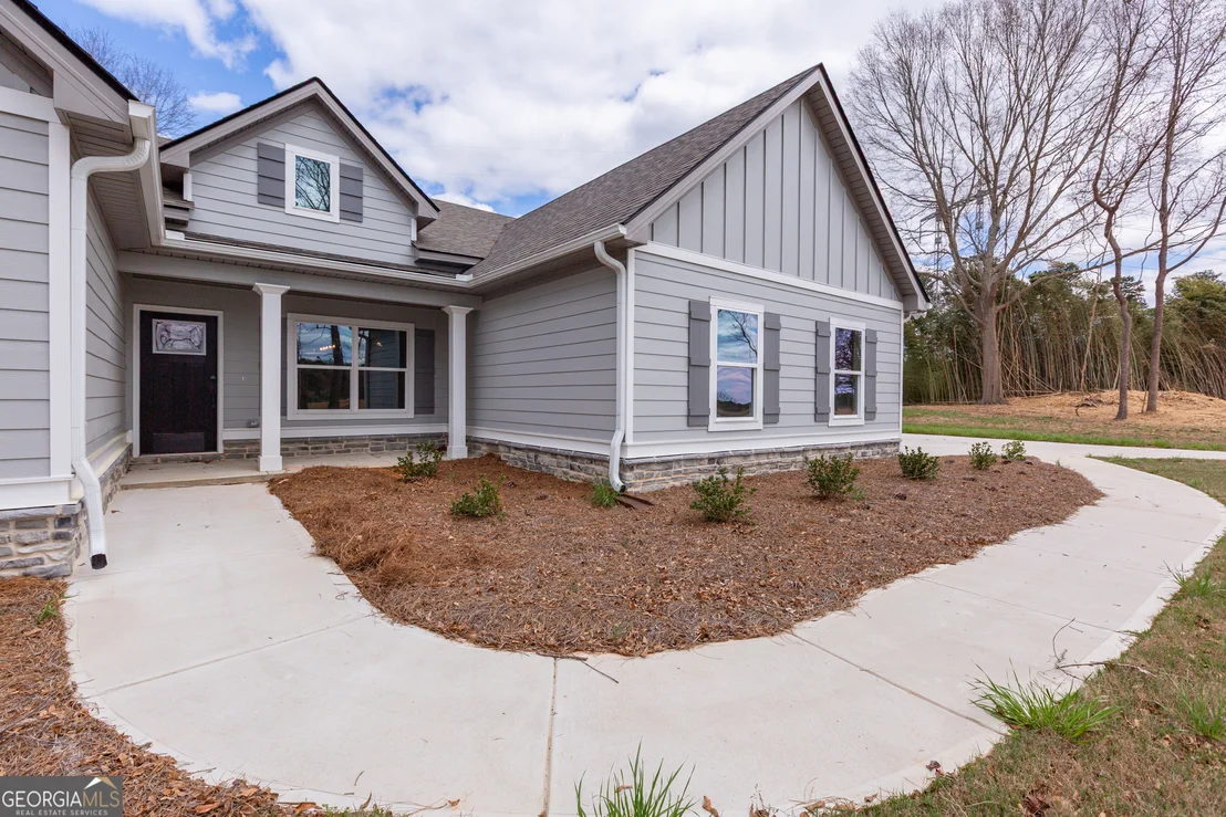 Photo of 1060 Patterson Road
