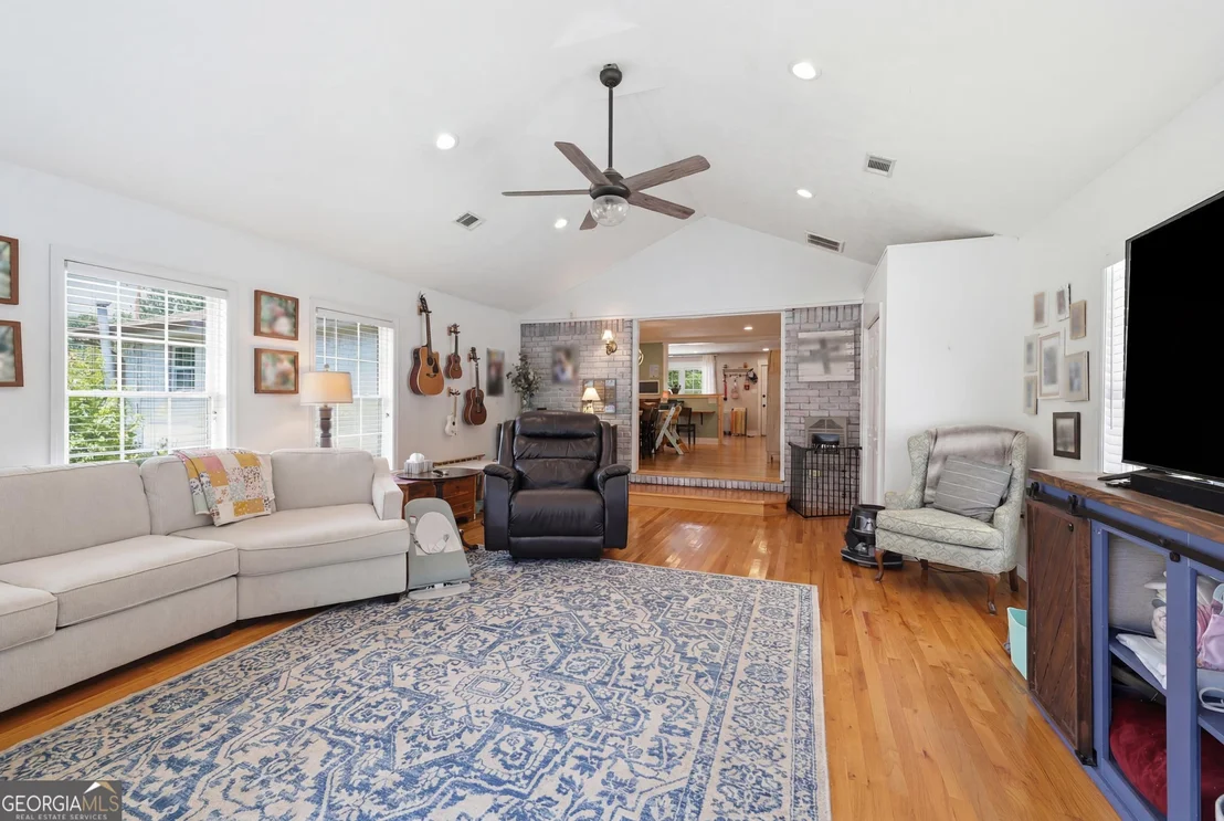 Photo of 125 Windsor Drive