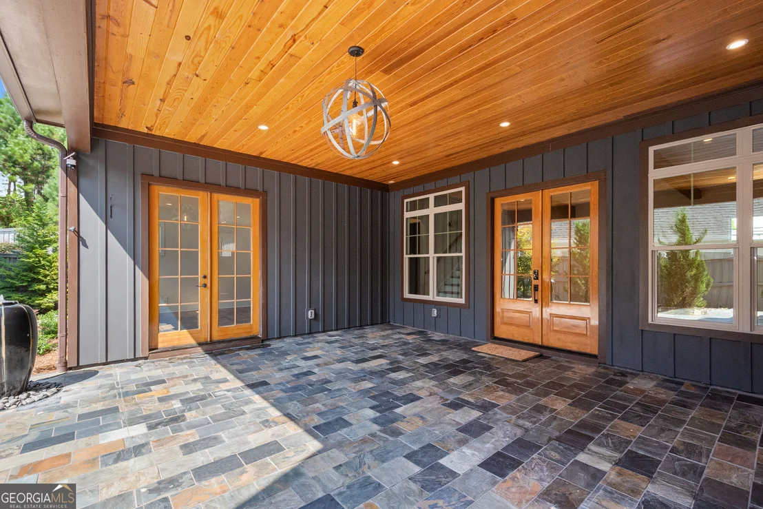 Photo of 220 Arbor Garden Circle