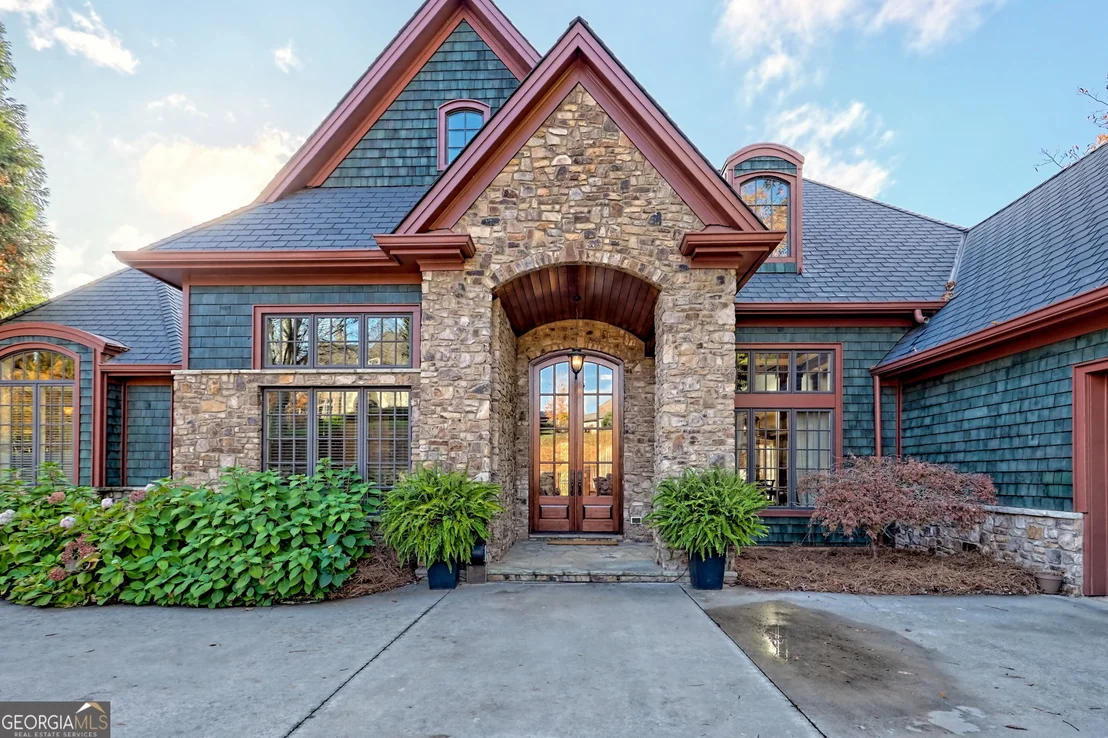 Photo of 689 Waterfall Drive