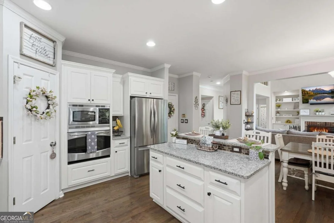 Photo of 214 Glenbrook Lane
