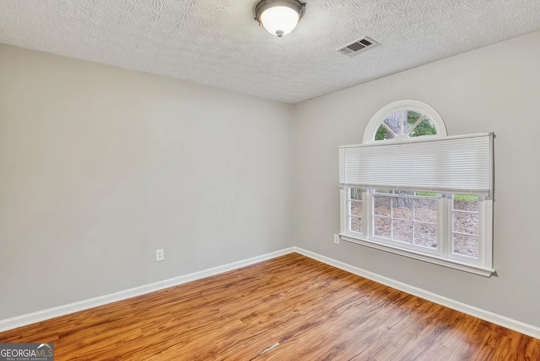 Photo of 2880 Highpoint Road