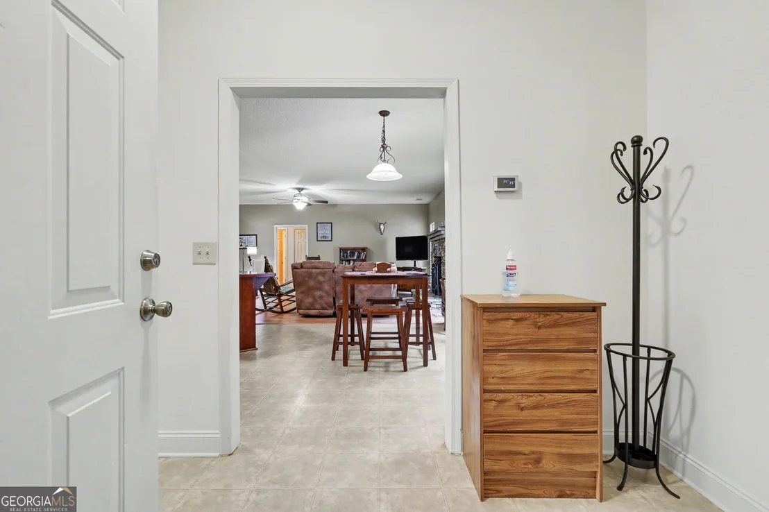 Photo of 830 Lord Fleming Road