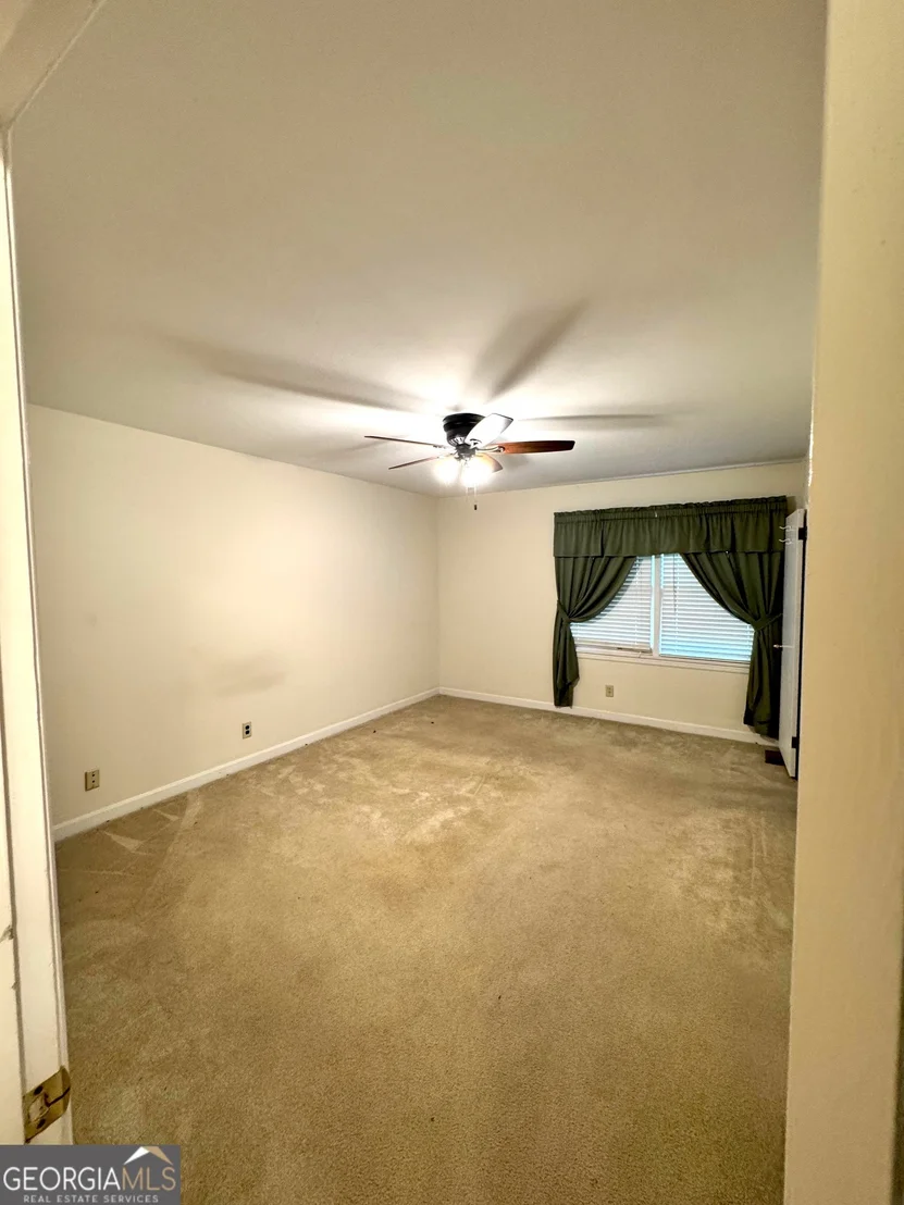 Photo of 17 Deforest Avenue