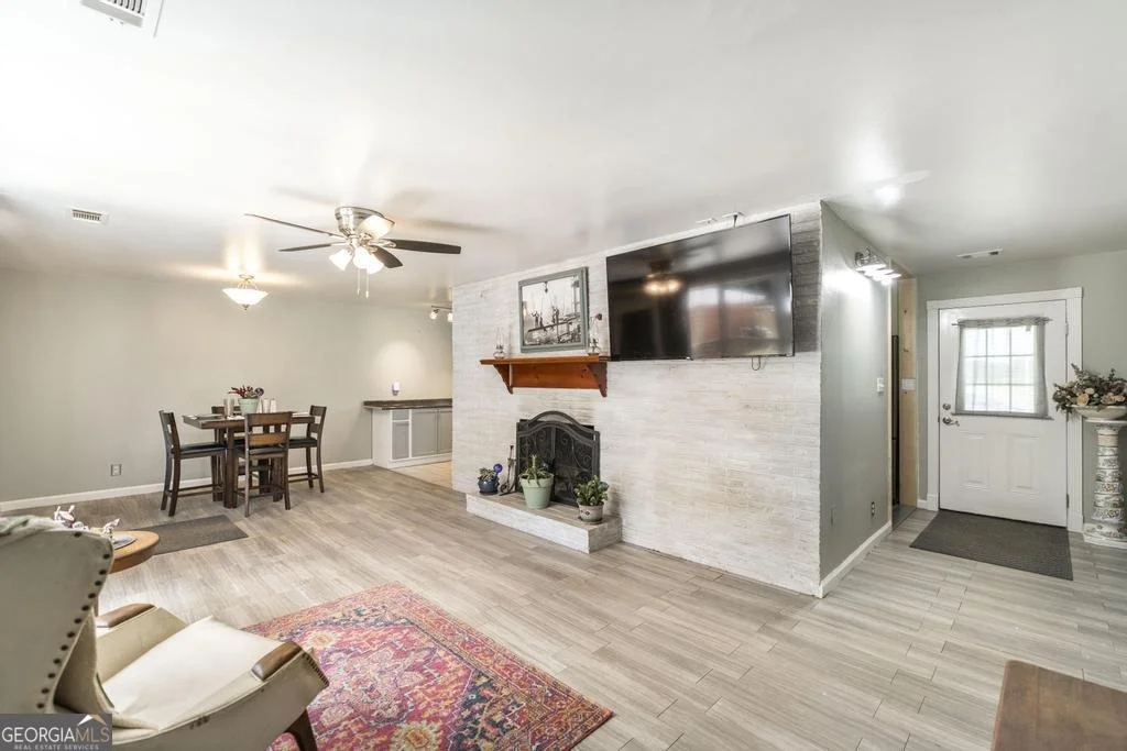Photo of 3261 Walden Road