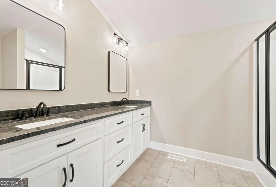 Photo of 1528 New Light Road