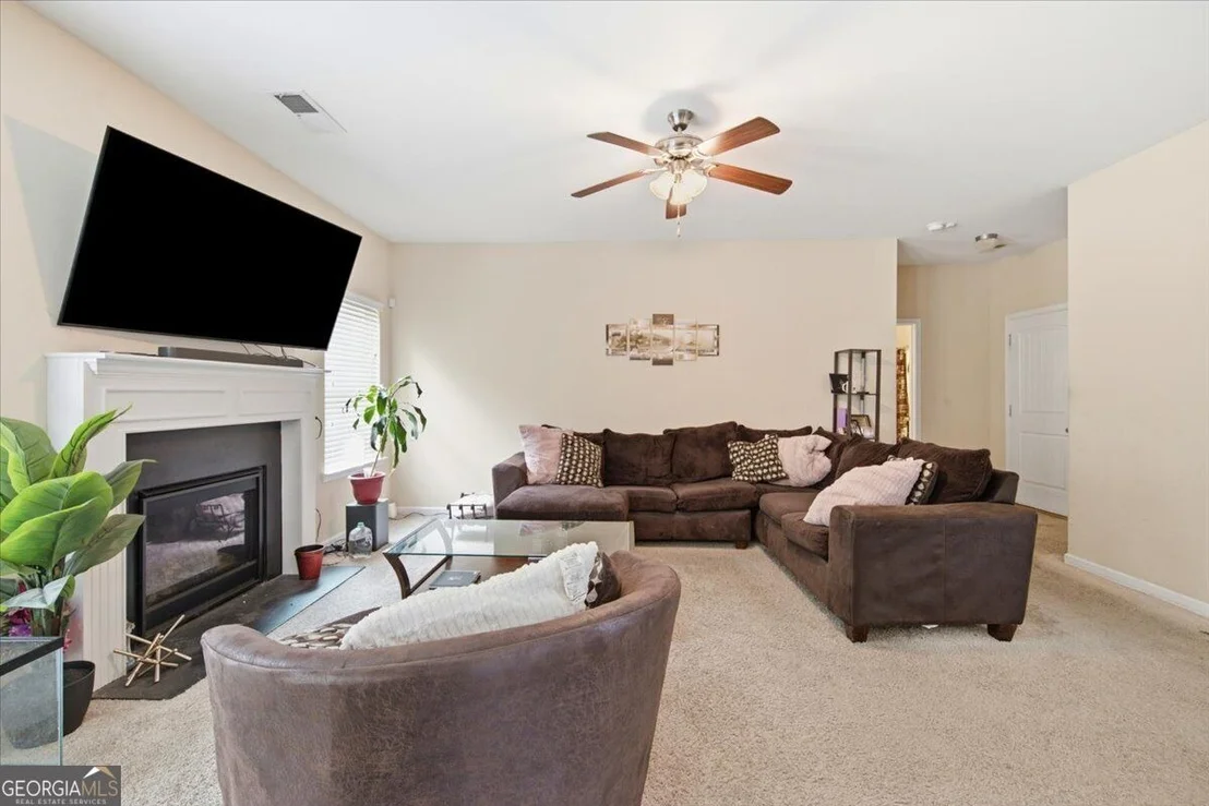Photo of 1126 Paramount Drive