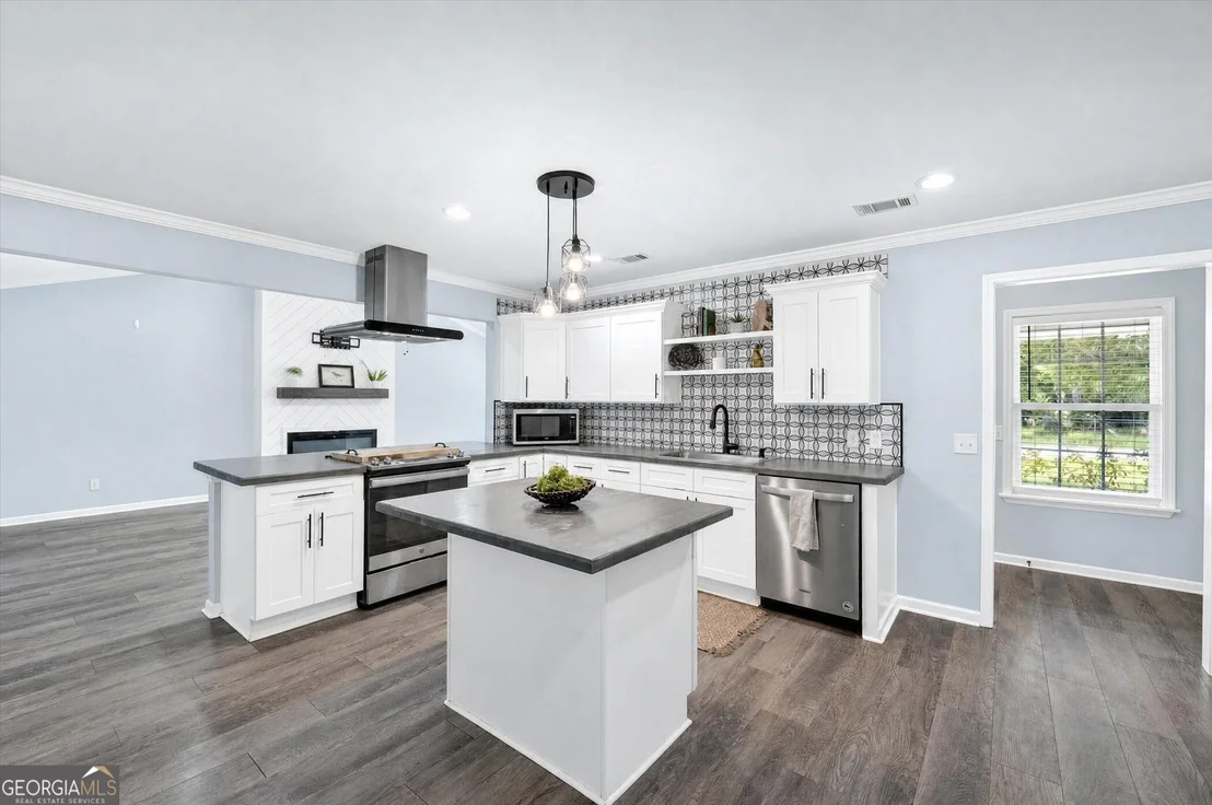 Photo of 214 Jefferson Circle SE