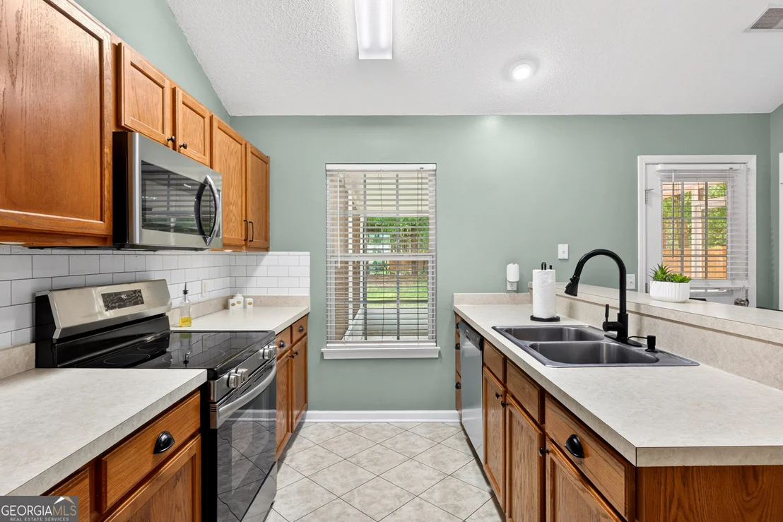 Photo of 410 Shadowbrook Circle