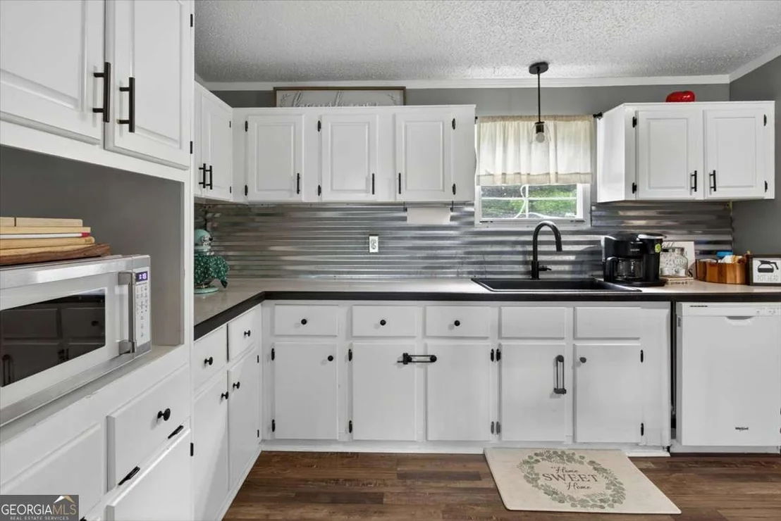 Photo of 930 Dry Pond Lane