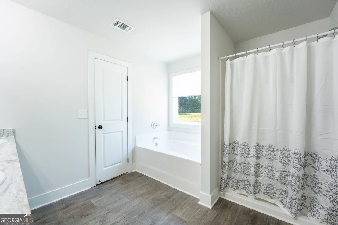 Photo of 648 Walnut Drive